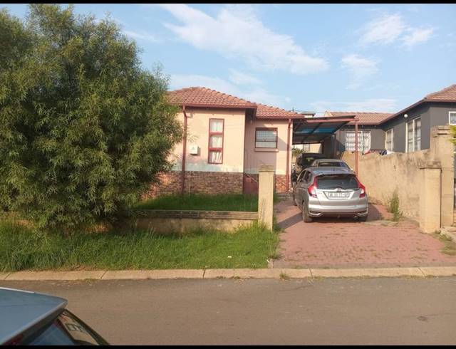 3 BEDROOM HOUSE FOR SALE IN CLAYVILLE